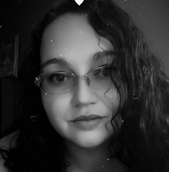 Meet your Posher, Candice - Picture 1 of 1